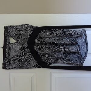 Black and white print tank top with tie